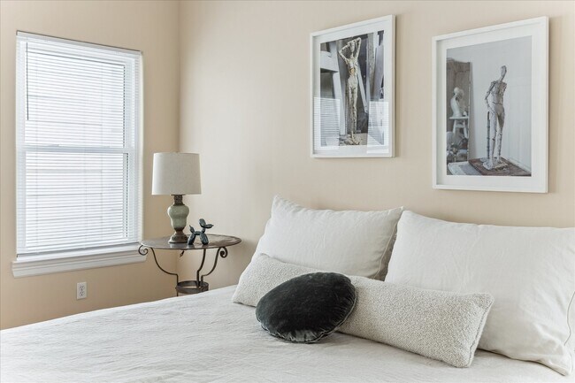 Building Photo - 3515 Yupon St