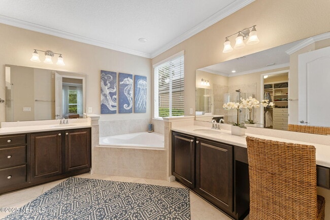 Building Photo - 22 Medio Dr