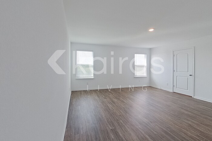 Building Photo - 946 Shady Brk