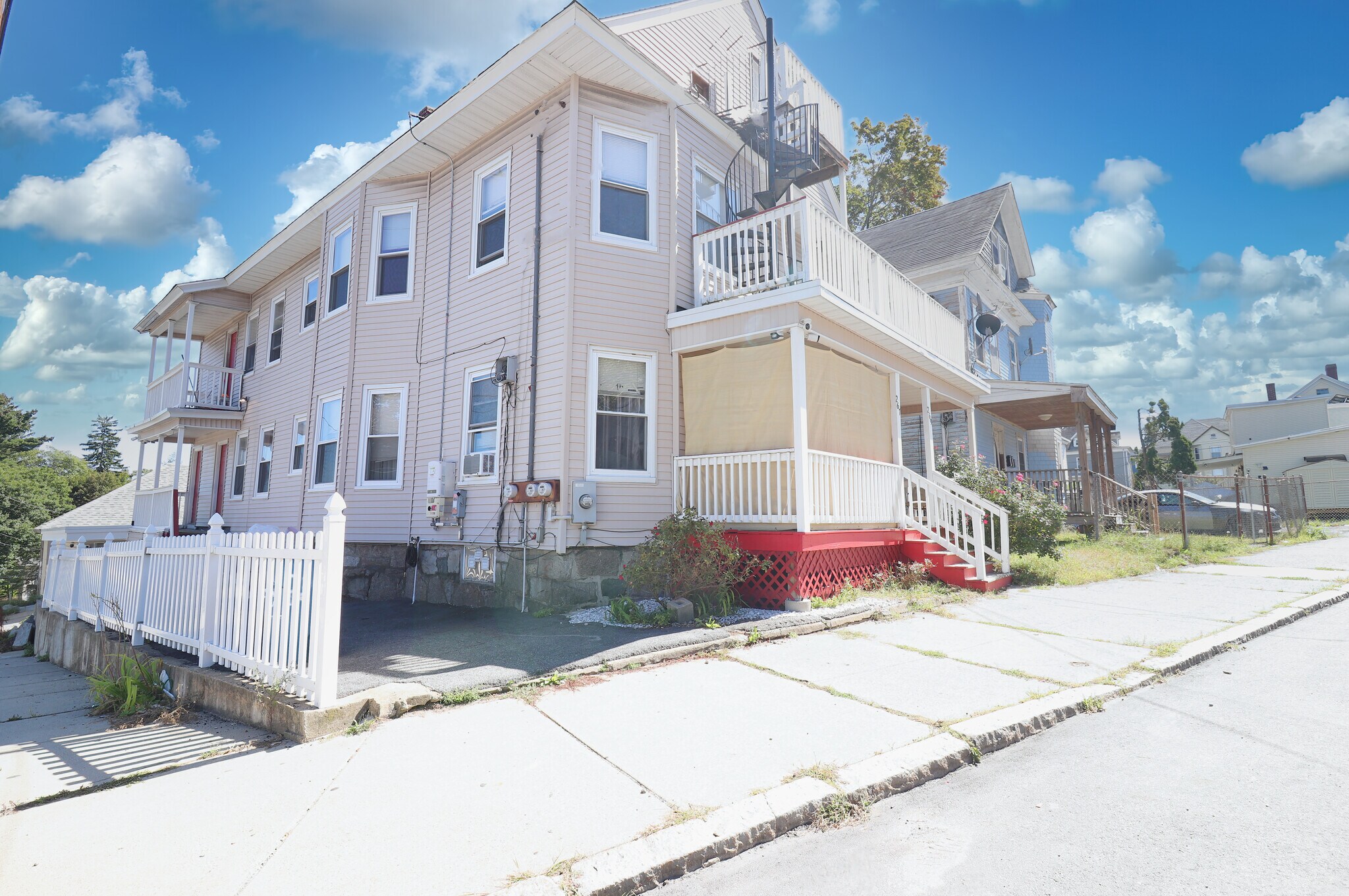 Building Photo - 267 Ames St