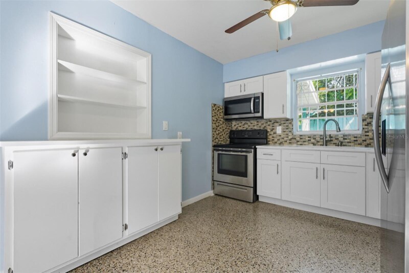 Building Photo - 7101 N Howard Ave