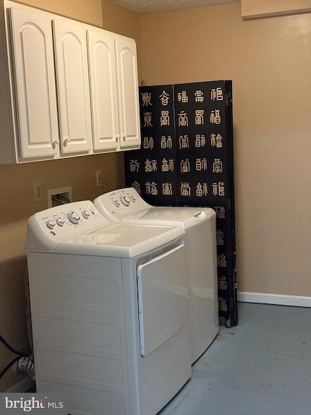 Building Photo - 2047 Harvest Dr