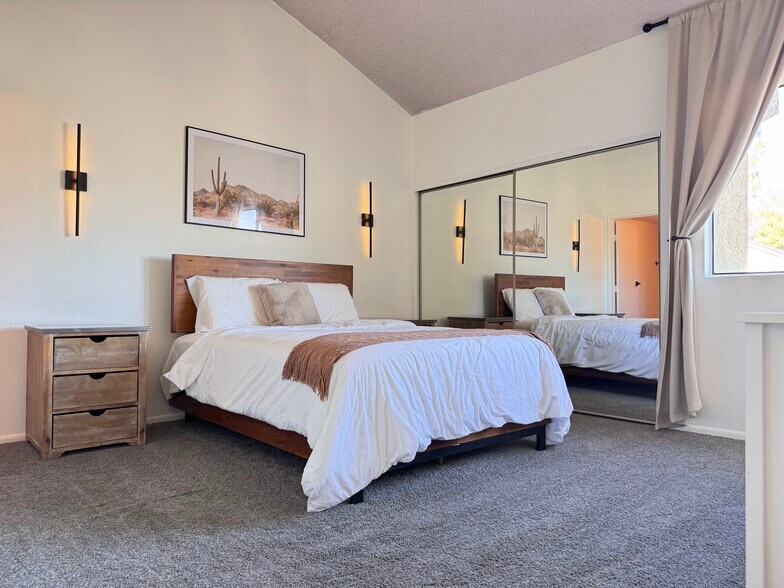 Building Photo - 18811 N 19th Ave