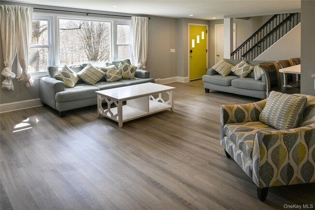 Building Photo - 1 Hennessey Ln