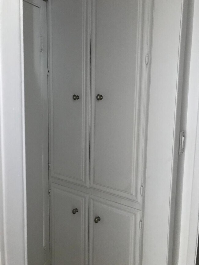 Building Photo - 4401 Willens Ave