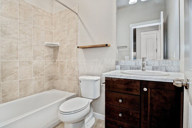 Building Photo - 2662 Shawnee Dr