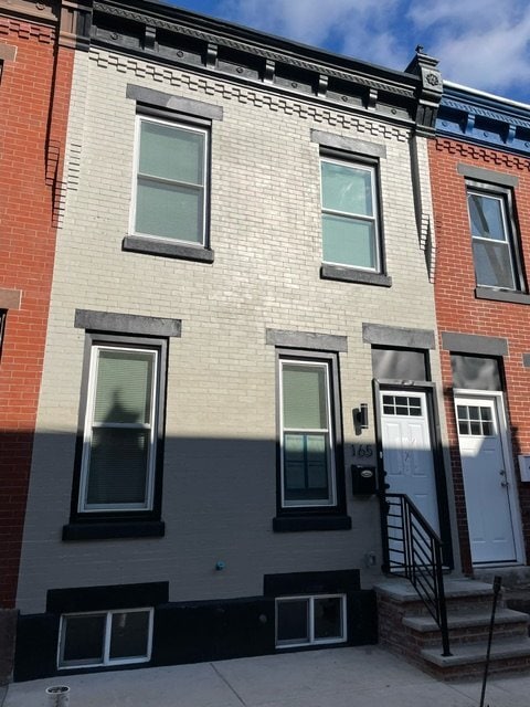 Building Photo - 165 W Palmer St