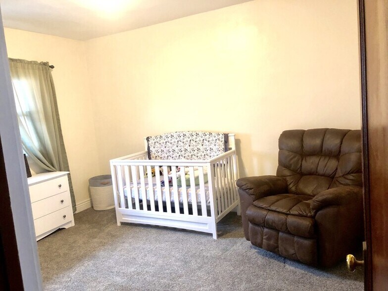 Building Photo - 471 E 300 S