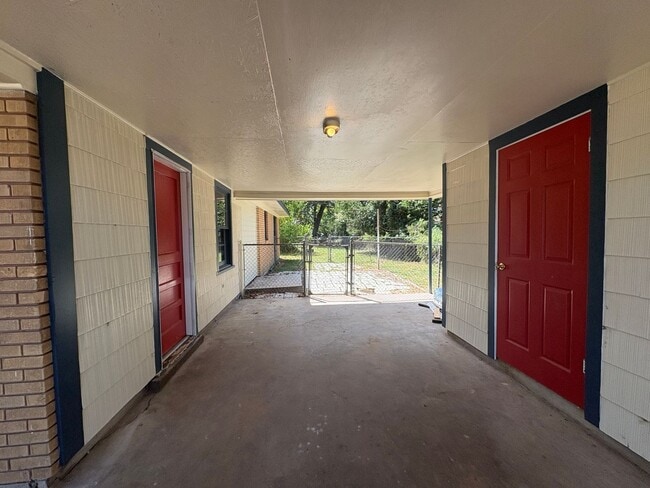 Building Photo - 918 Huntington Ln