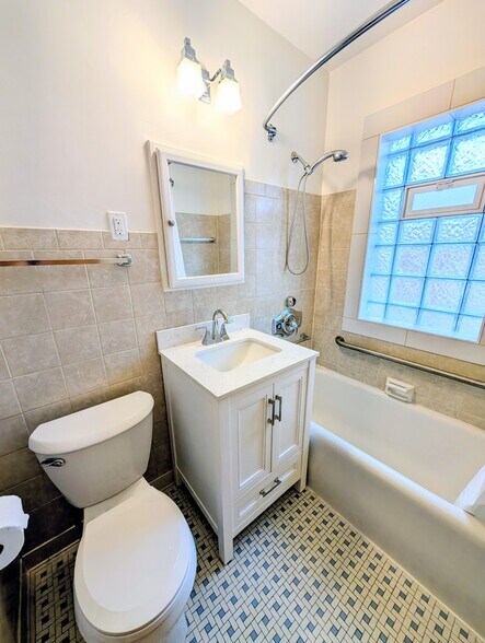 Building Photo - 2344 N 68th St