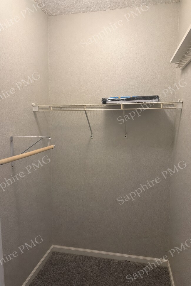 Building Photo - 5644 N Anita Ave