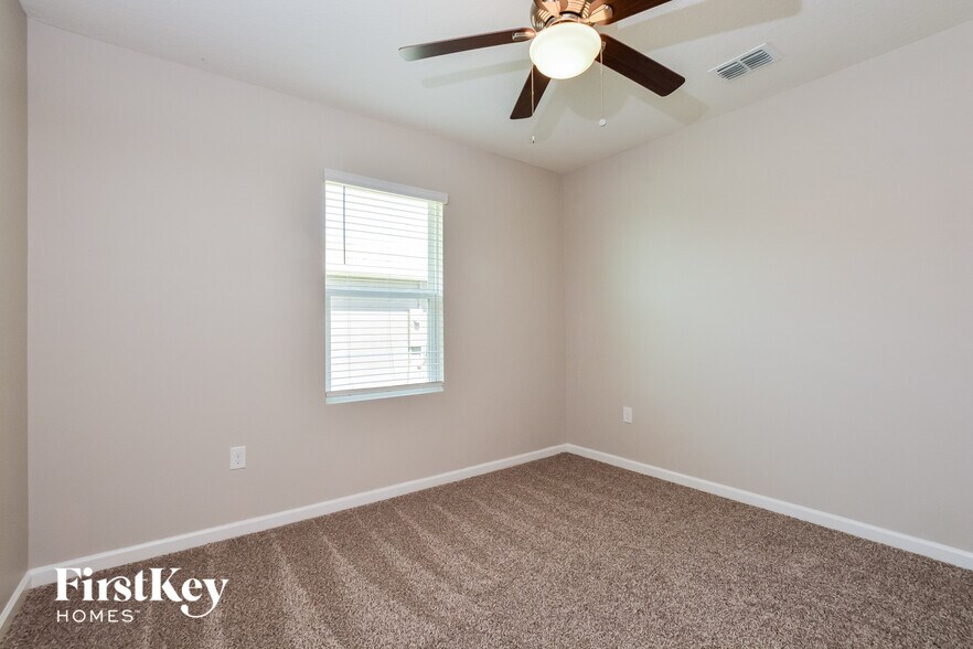 Building Photo - 545 Sorrento Dr