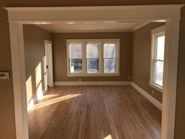 Building Photo - 116 N Adams St