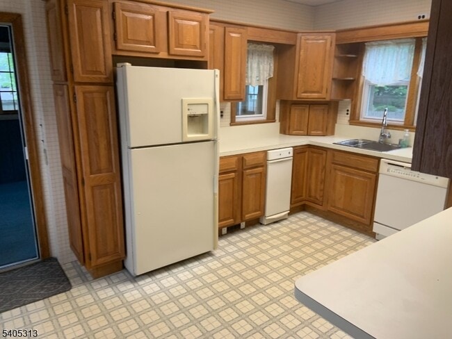 Building Photo - 169 Misty Ln