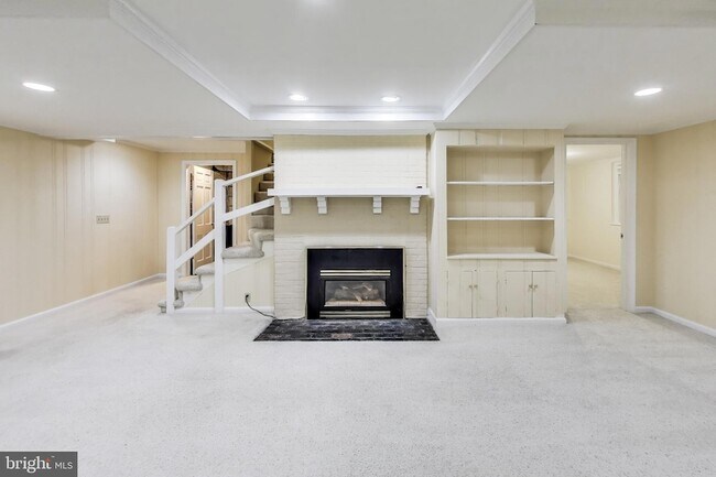 Building Photo - 9326 W Parkhill Dr