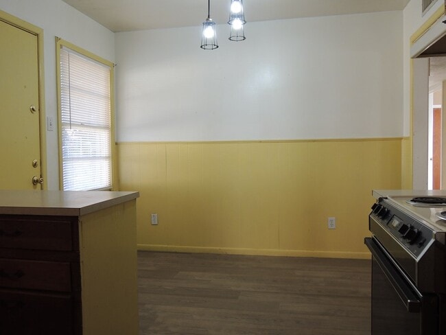 Building Photo - 1813 Petroleum Dr