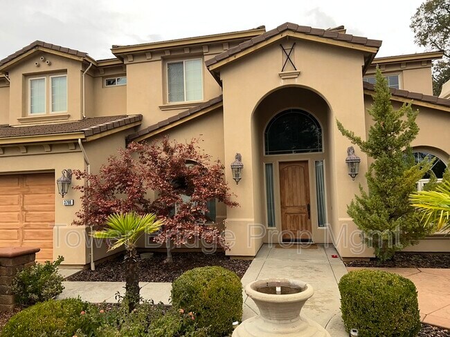 Building Photo - 3766 Mira Loma Dr