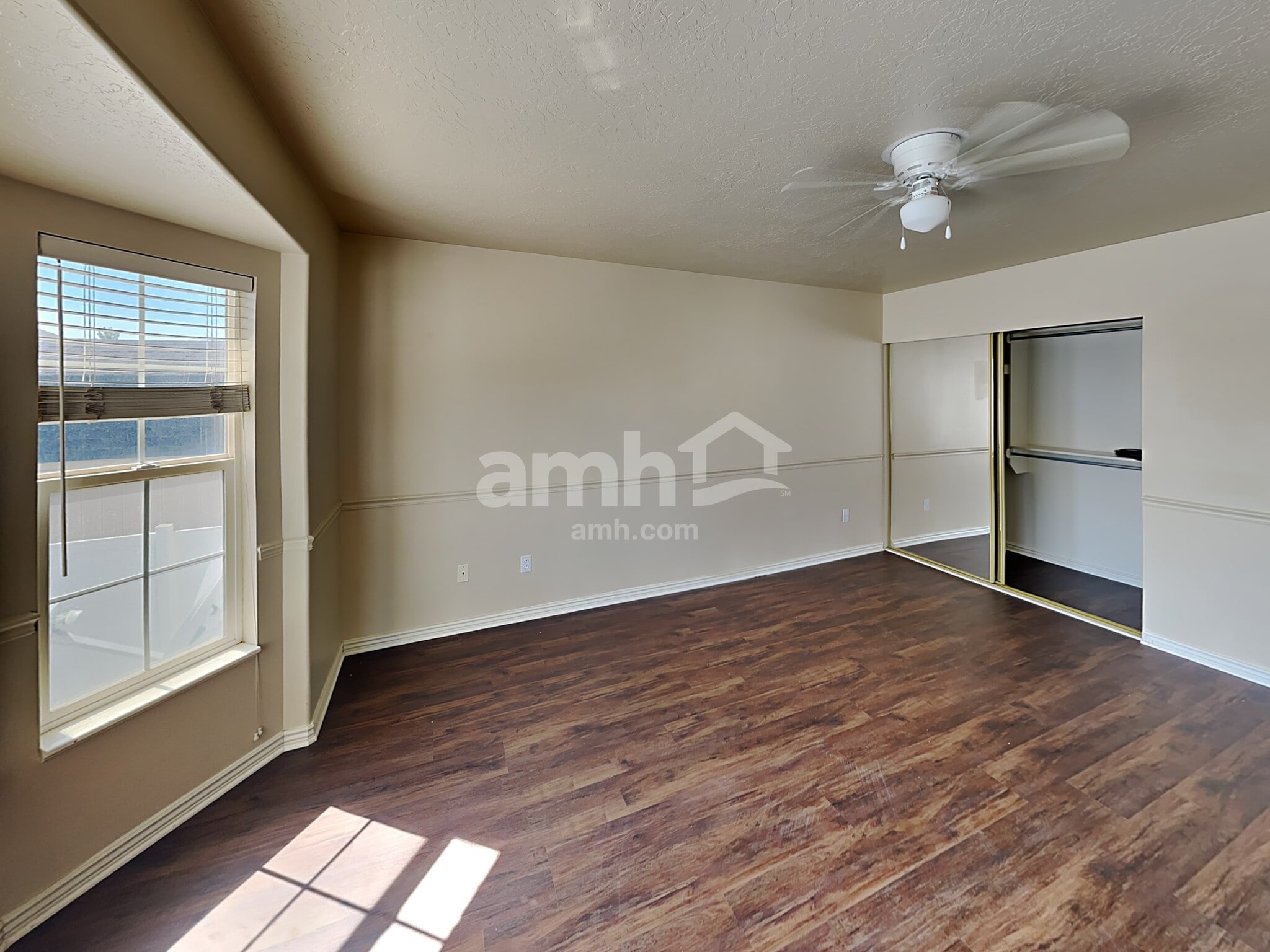 Building Photo - 1667 N 250 W