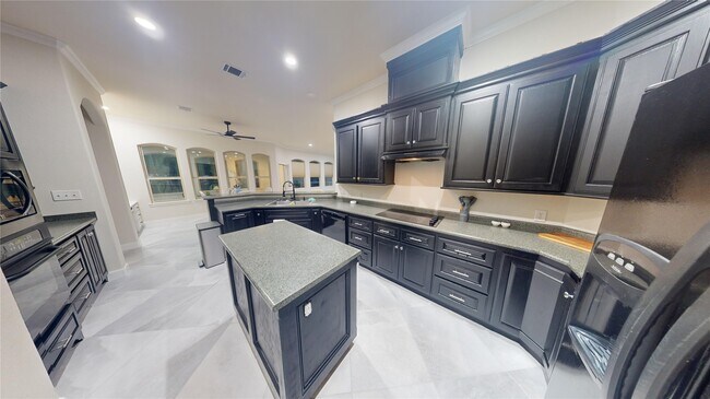 Building Photo - 119 April Waters Dr W