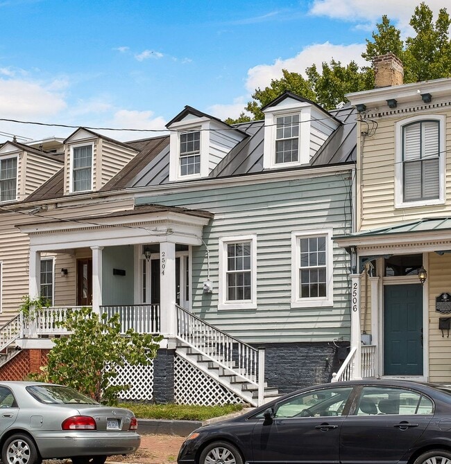 Building Photo - $1,800 / 2 br / 2 ba / 959 sqft