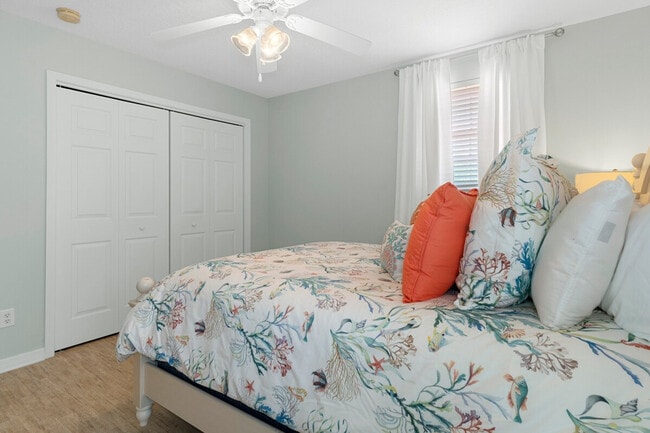 Building Photo - 4 Waterside St