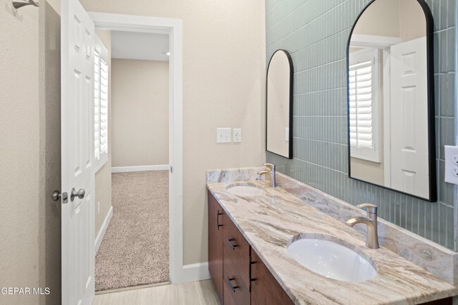 Building Photo - 6305 Palo Verde Pl