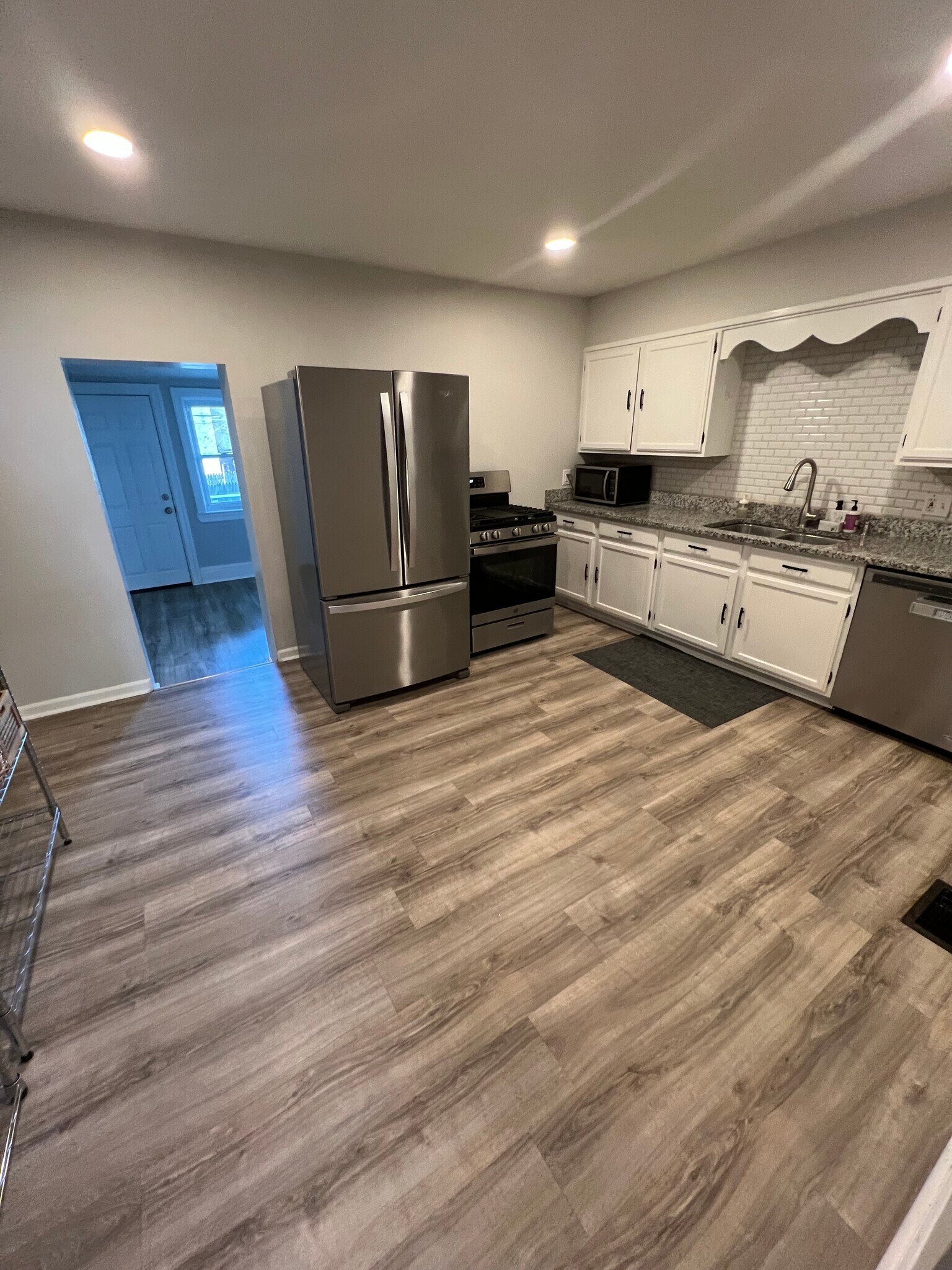 spacious kitchen - 4346 Cresson St