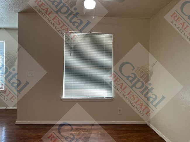Building Photo - Charming 2 Bedroom Close to Campus