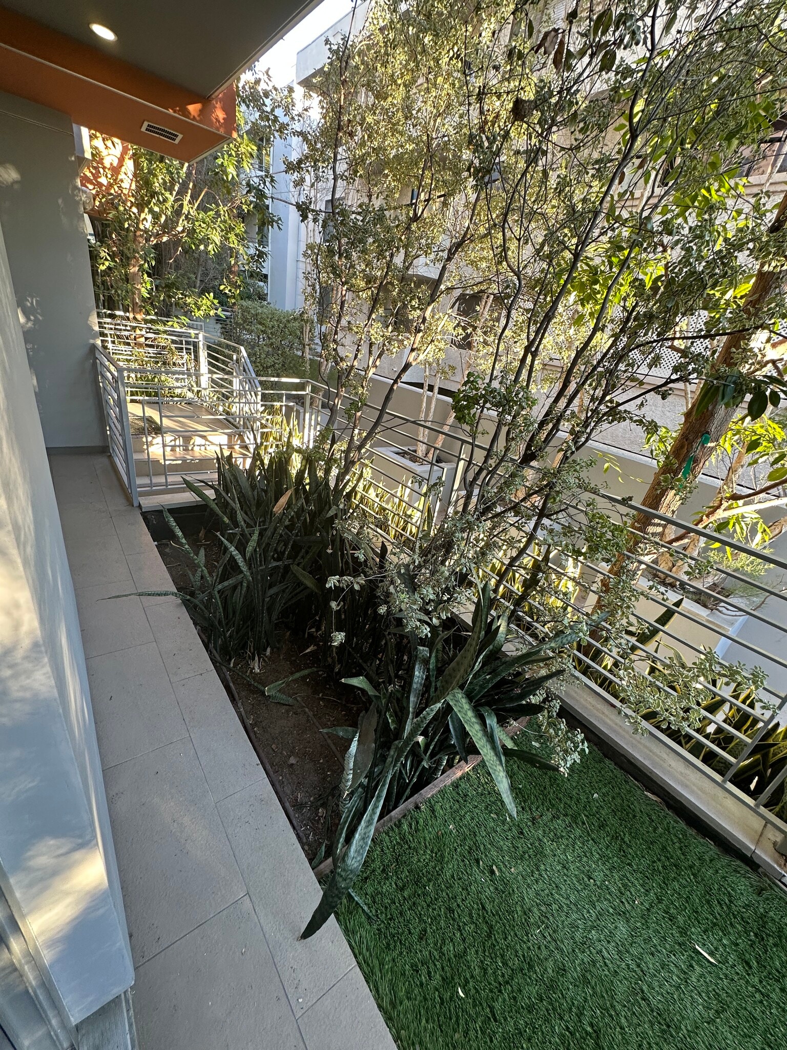 Building Photo - 1666 Greenfield Ave