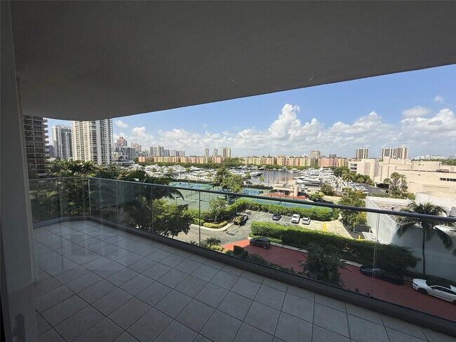 Building Photo - 19707 Turnberry Way