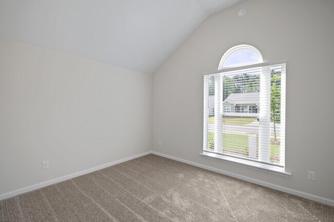 Building Photo - 8850 Snelling Dr
