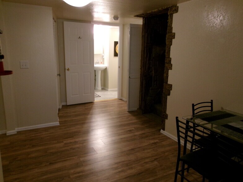 bathroom ahead, closet on the right, upstaires entrance - 17863 E Maplewood Cir