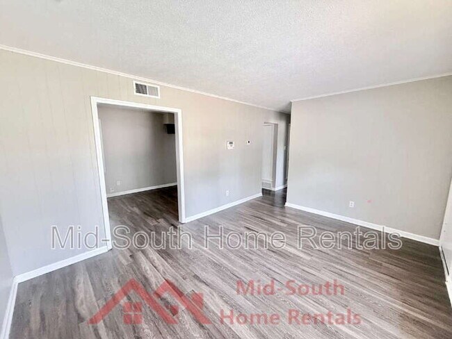 Building Photo - 815 Carol Ann Cove