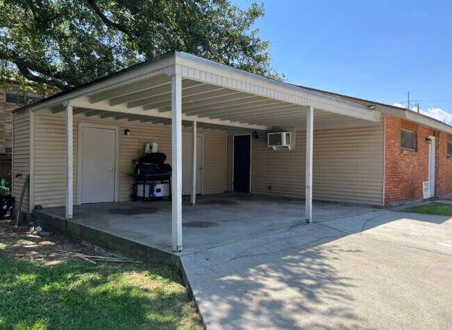 Building Photo - 209 Geneva St