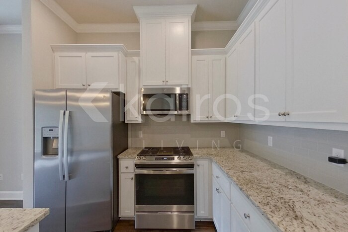 Building Photo - 6405 Roux Dr