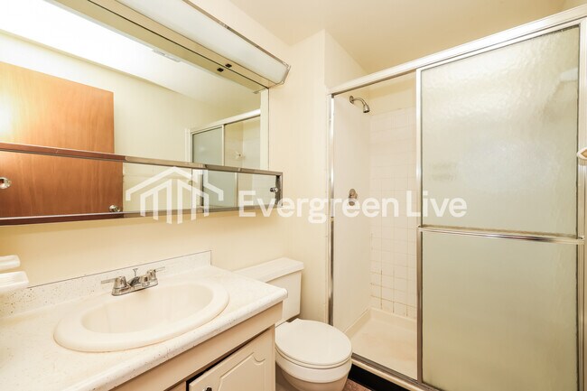 Building Photo - 5630 Troy Villa Blvd