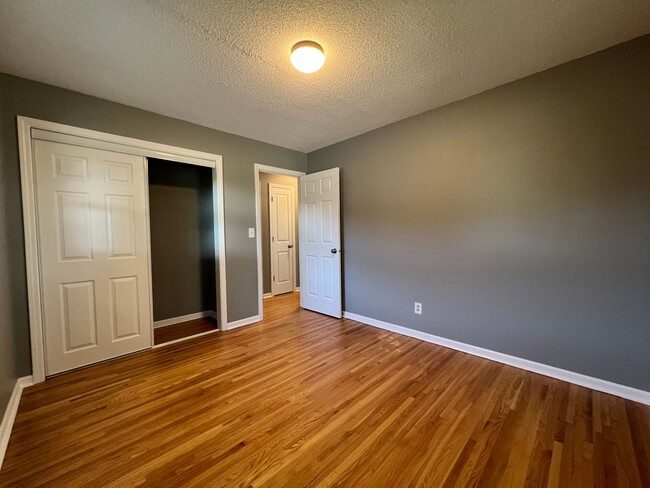 Building Photo - Single Family Home!