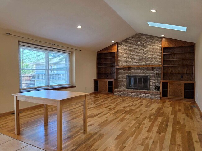 Building Photo - Single-Family Home in Near-Perfect Condition | 3-Car Garage | Covered Patio | Large Unfinished Ba...