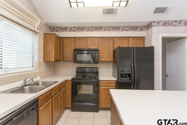 Building Photo - 1767 Eaglewood Drive