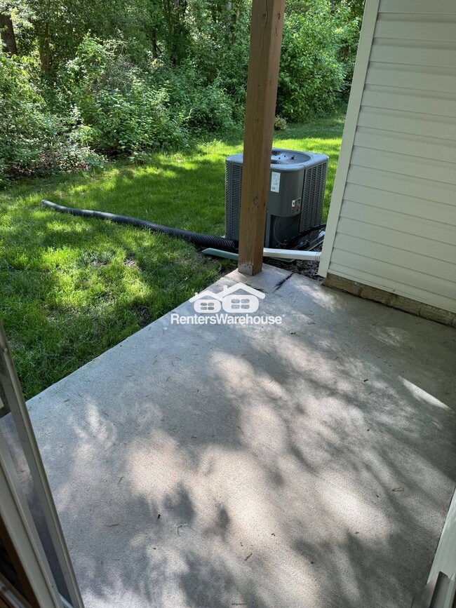 Building Photo - 7524 Stonehouse Run Dr