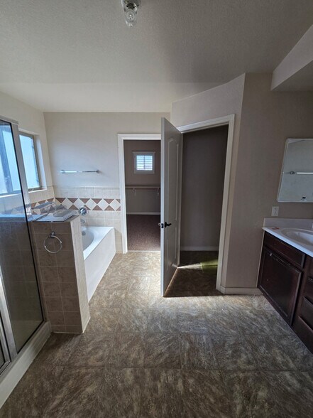 Building Photo - 14344 Apache Point Dr