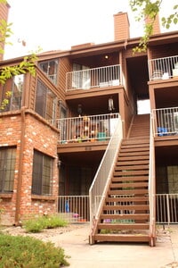 Building Photo - Huge 1 bedroom Condo With Loft, Walking Distance From Belmar! Available Mid July!!