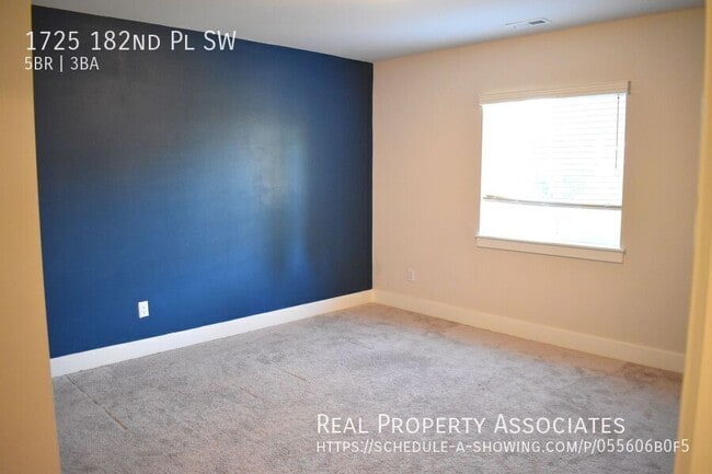 Building Photo - 1725 182nd Pl SW