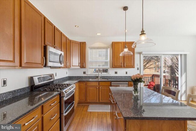 Building Photo - 2724 Harris Ln