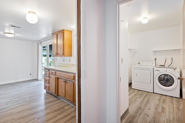 Building Photo - 1708-1710 Alameda Avenue