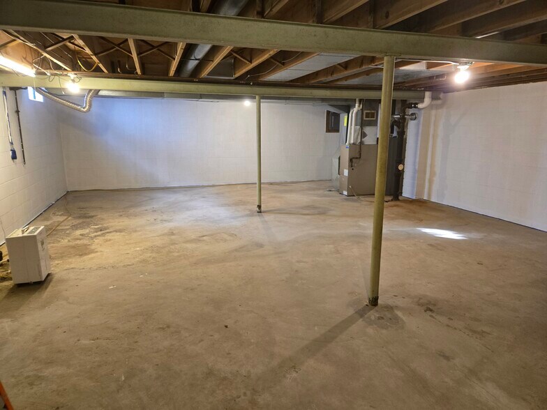 Building Photo - 2709 Hillwood Ct