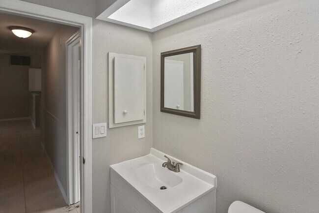 Building Photo - 2374 Dorsey Dr