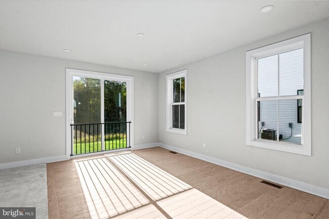 Building Photo - 133 Alroy Rd