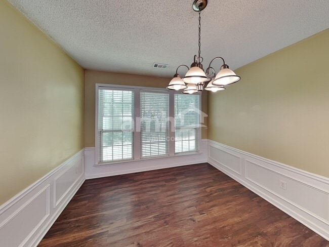 Building Photo - 3472 Chastain Glen Ln NE