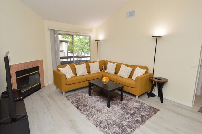 Building Photo - 10263 Gandy Blvd N